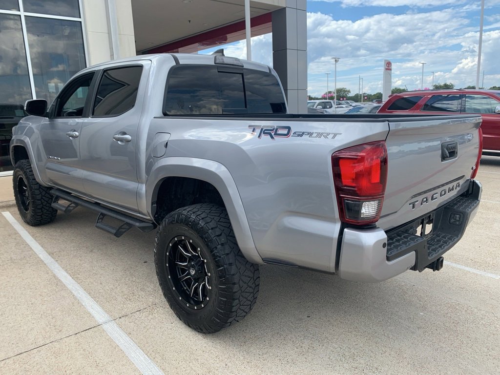 Used 2019 Toyota Tacoma TRD Sport w/ Technology Package image 6