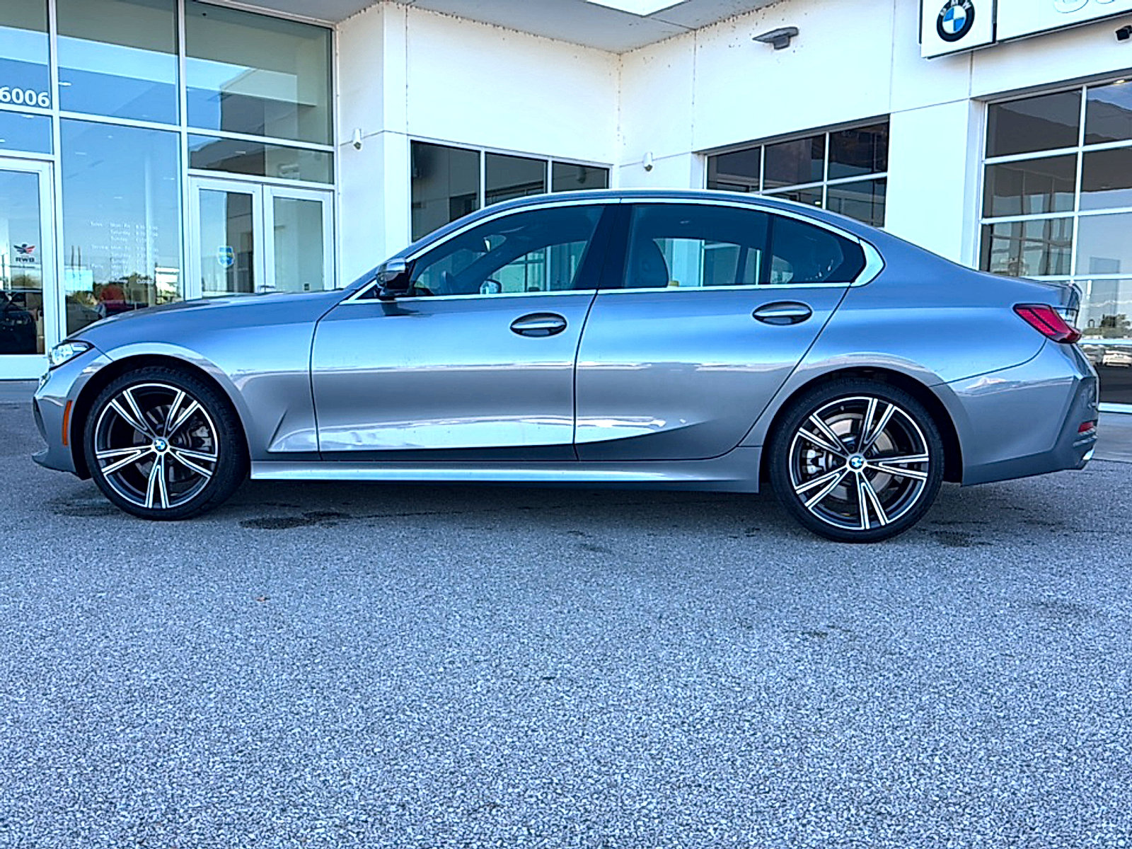 Used 2024 BMW 330i Sedan w/ Premium Package RWD image 4