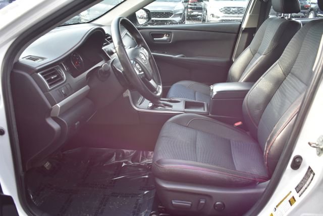 Used 2015 Toyota Camry SE image 14