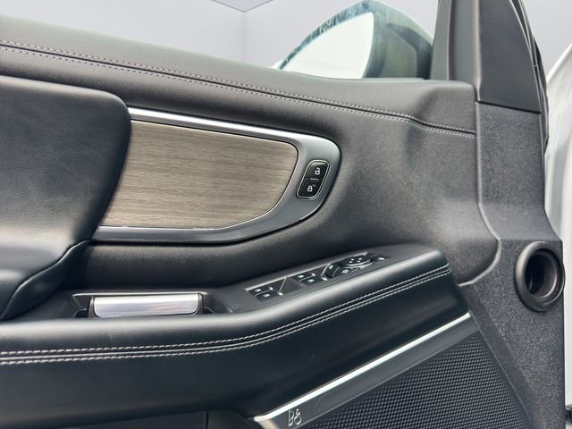 Used 2025 Ford Expedition Platinum image 12