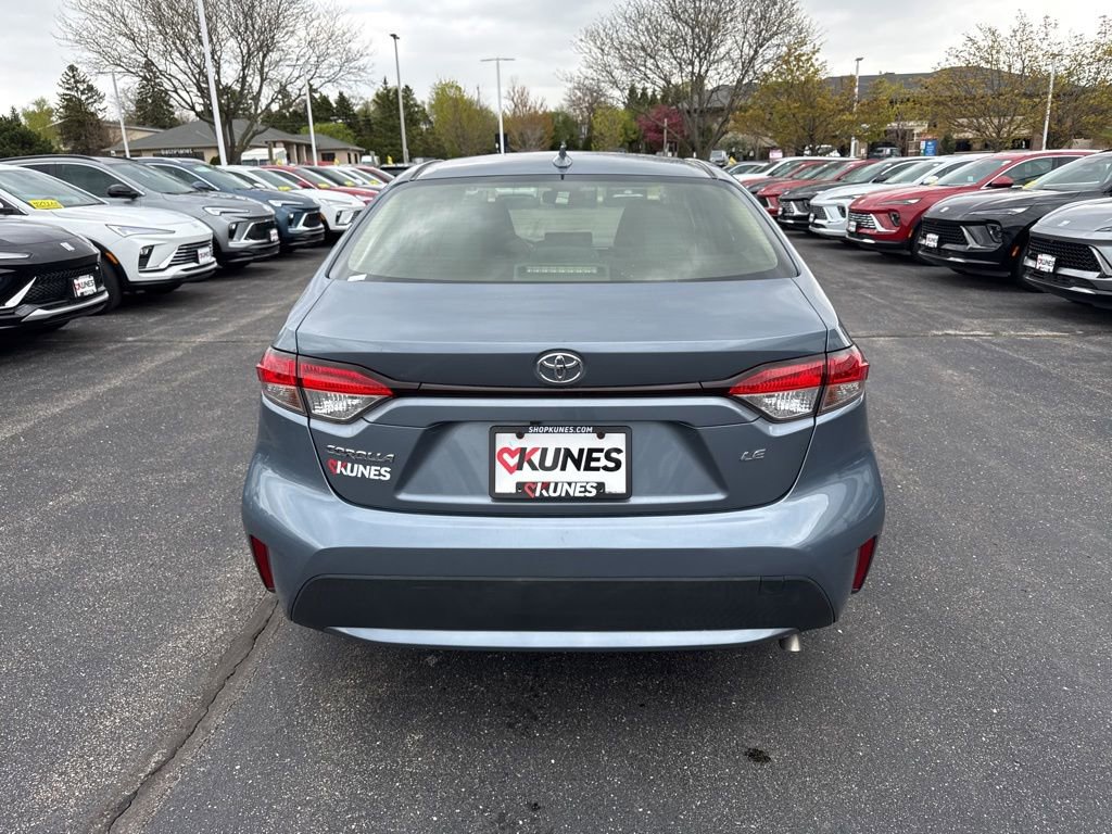 Used 2020 Toyota Corolla LE FWD image 4