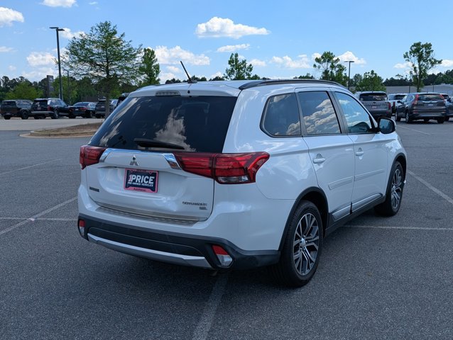 Used 2016 Mitsubishi Outlander SE image 5