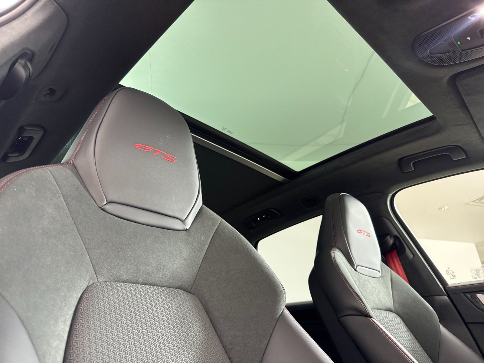Certified 2026 Porsche Cayenne GTS AWD/4WD image 17