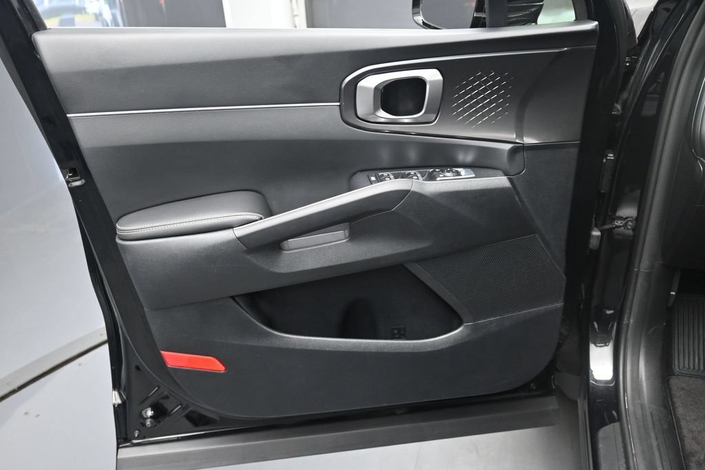 Used 2025 Kia Sorento S w/ Panoramic Sunroof Package FWD image 22