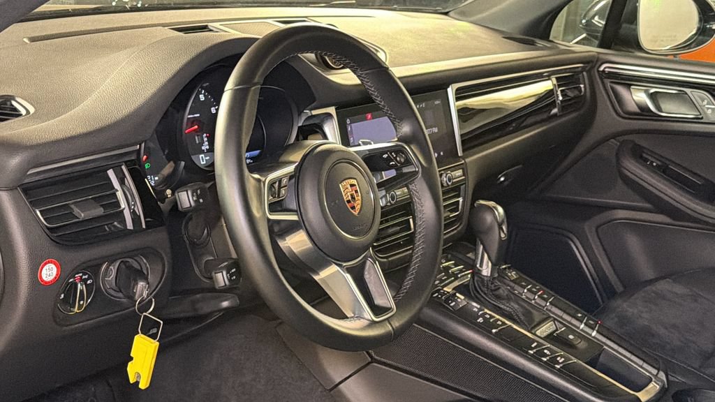 Used 2019 Porsche Macan AWD/4WD image 21