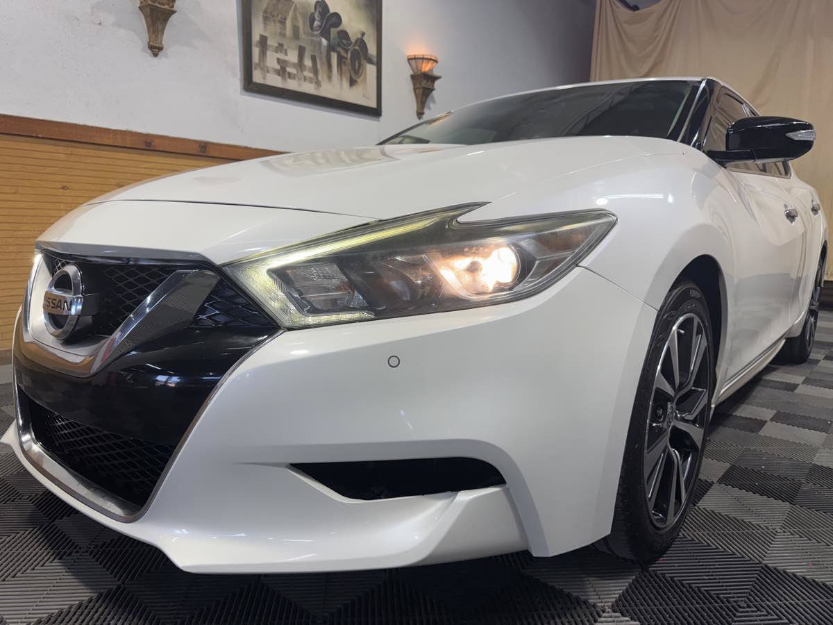 Used 2016 Nissan Maxima 3.5 SV w/ Interior Lighting Package FWD image 4