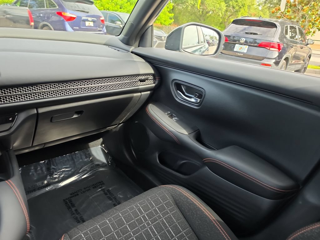 Used 2024 Honda HR-V Sport image 29