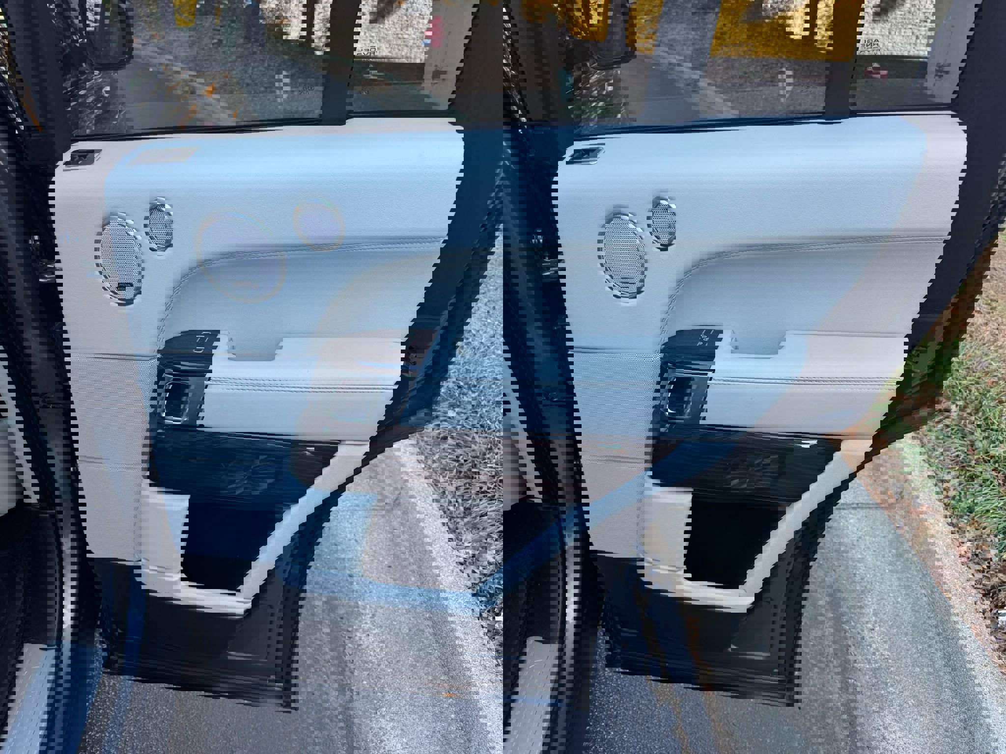 Used 2014 Land Rover Range Rover HSE image 31