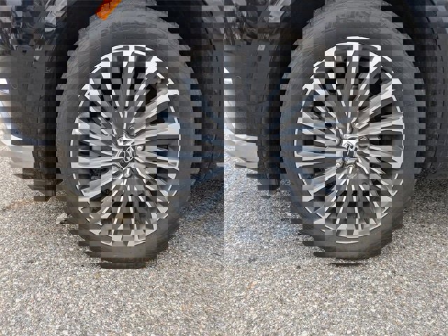 Used 2023 Hyundai Palisade Calligraphy image 21