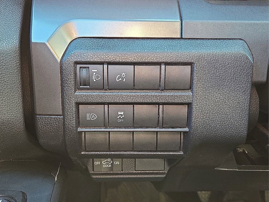 Used 2025 Toyota Tacoma SR5 image 25