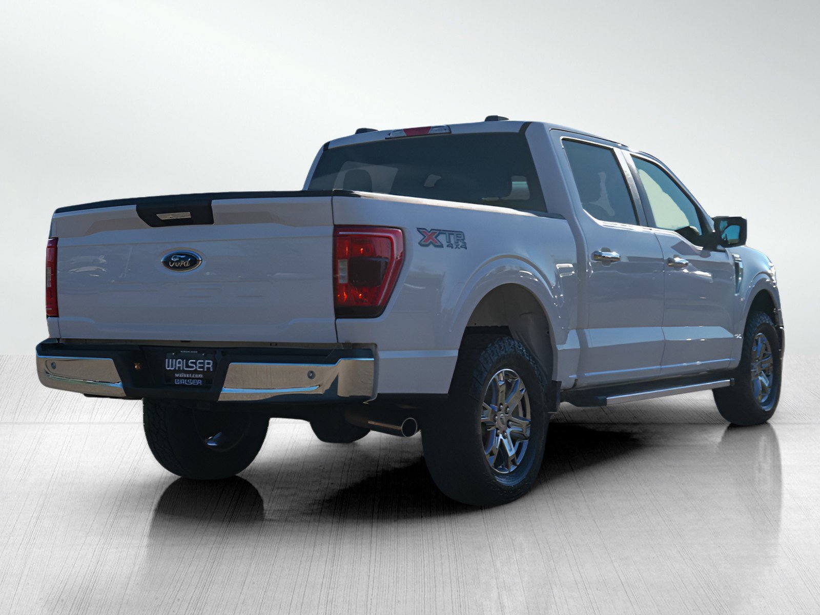 Used 2023 Ford F150 XLT w/ XTR Package AWD/4WD image 4