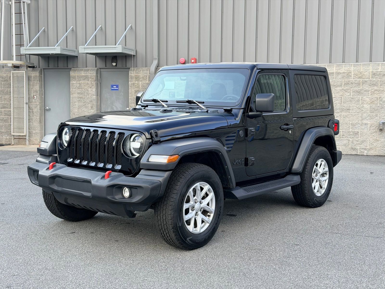 Used 2023 Jeep Wrangler Sport S image 3