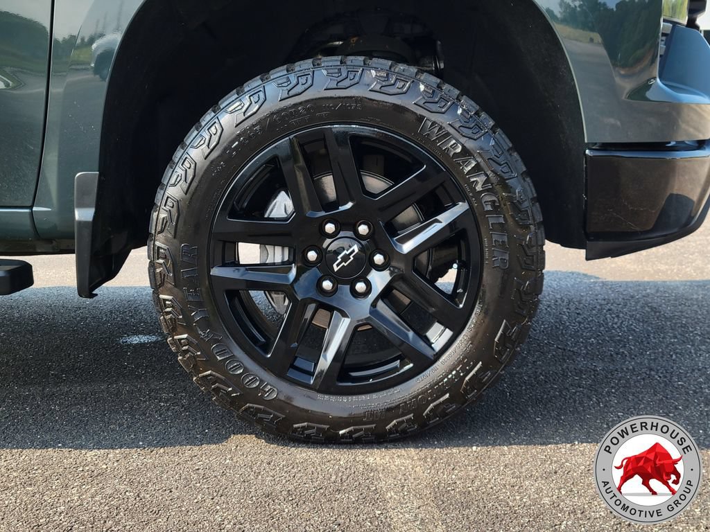 Used 2025 Chevrolet Silverado 1500 Custom Trail Boss w/ LPO, Dark Essentials Package AWD/4WD image 12