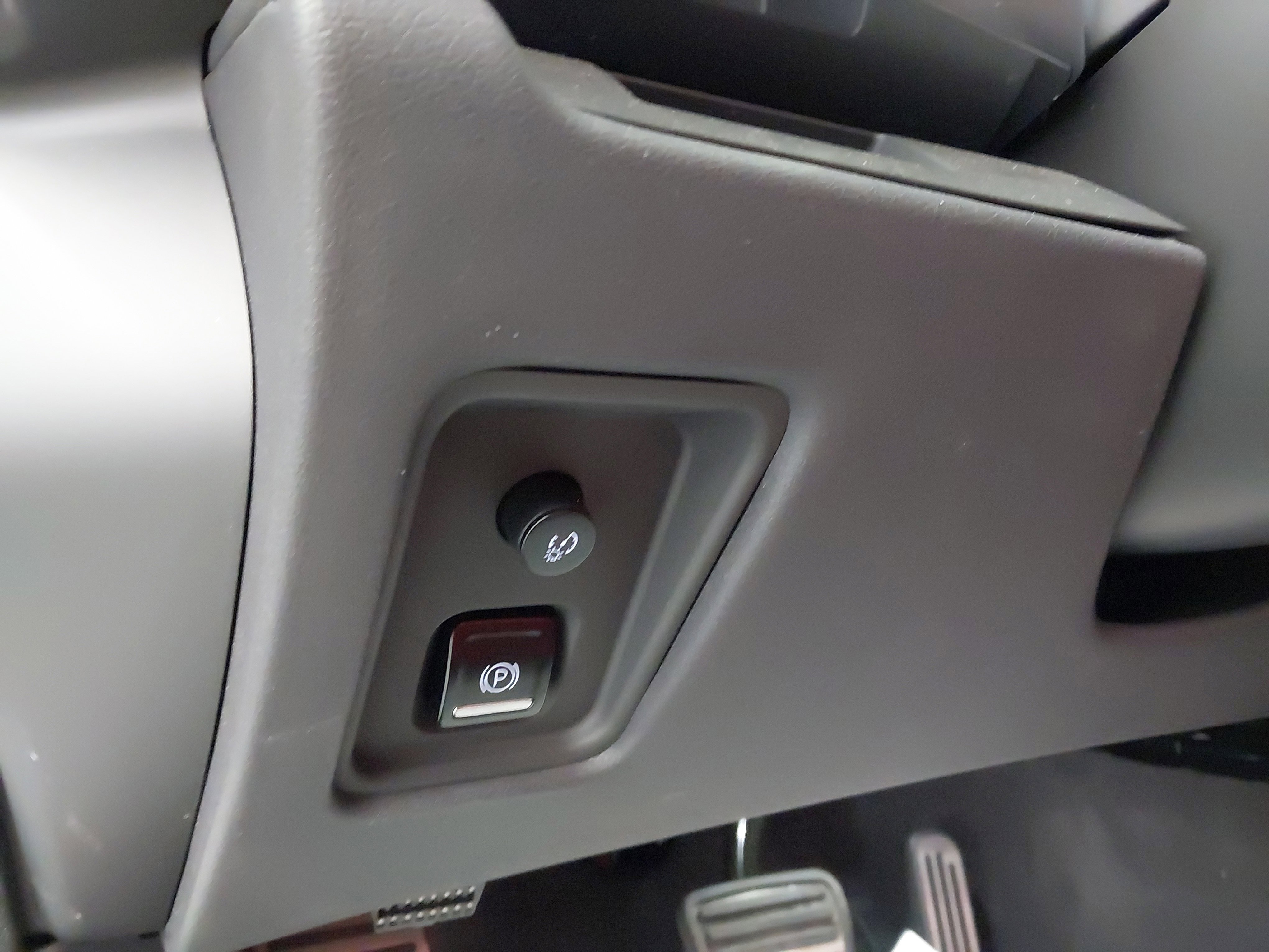 Used 2023 Chevrolet Corvette Stingray Coupe w/ 1LT image 23