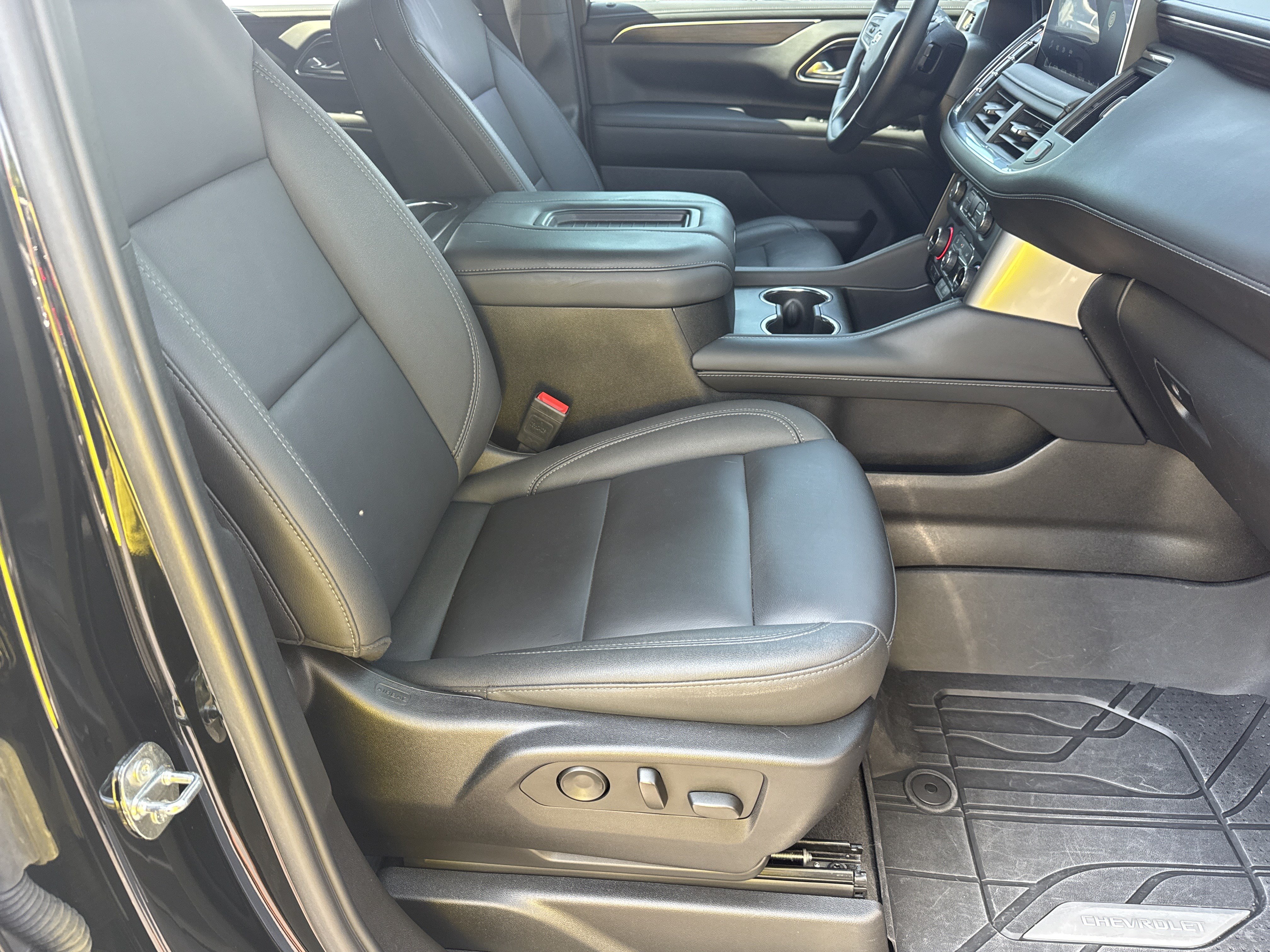 Used 2024 Chevrolet Tahoe LT w/ LT Signature Plus Package RWD image 13