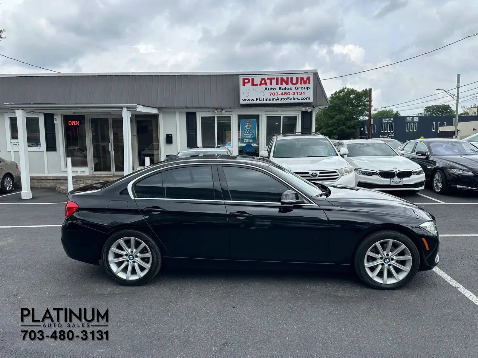 Used 2018 BMW 330i Sedan RWD image 2