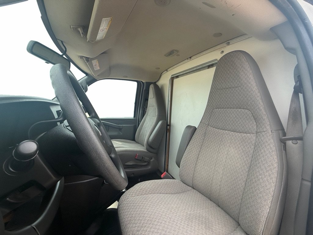 Used 2019 GMC Savana 3500 w/ Driver Convenience Package RWD image 9