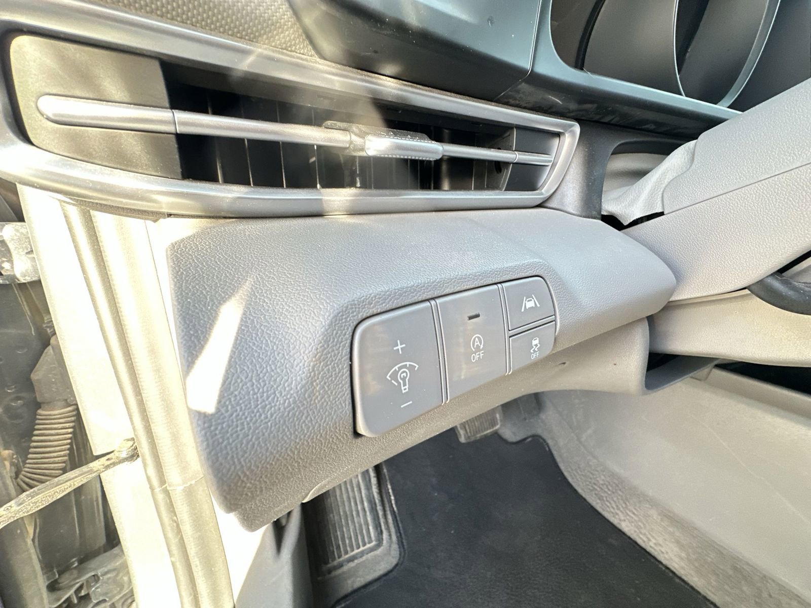 Used 2023 Hyundai Elantra SE image 17
