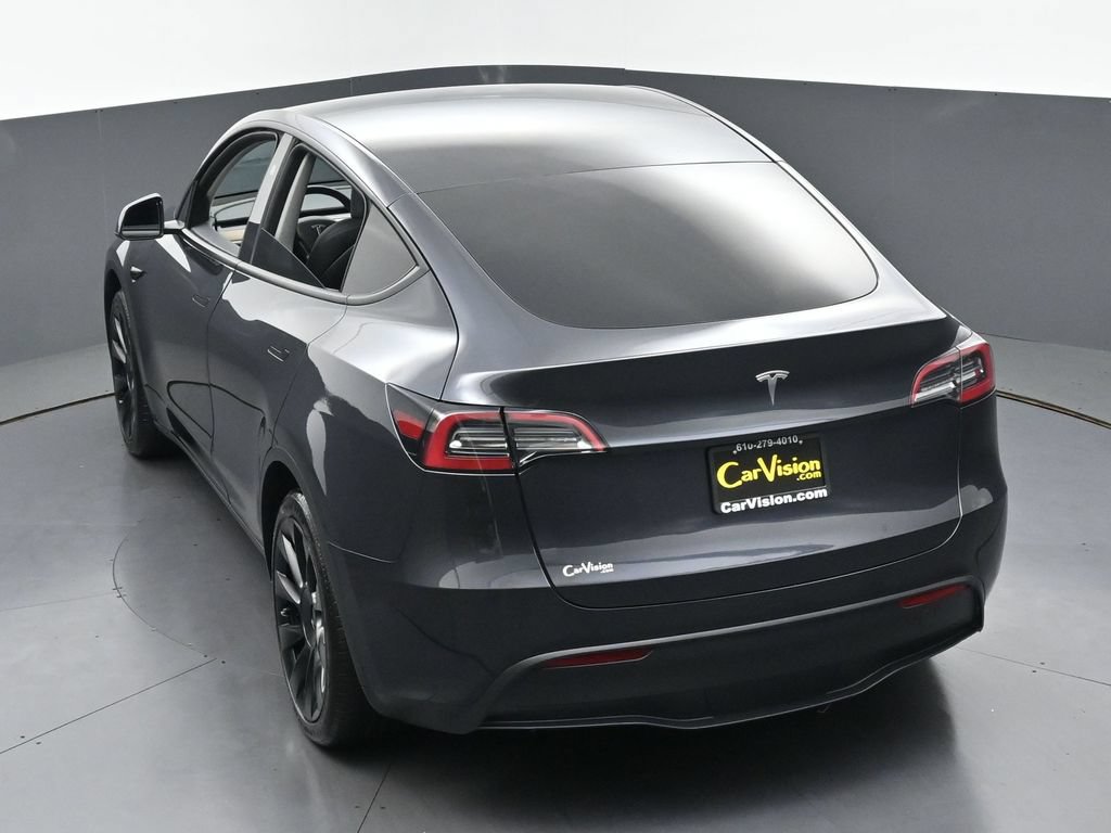 Used 2024 Tesla Model Y 2WD image 43