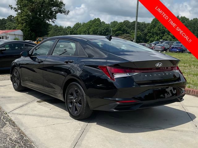 Used 2022 Hyundai Elantra SEL w/ Preferred Accessory Package image 5