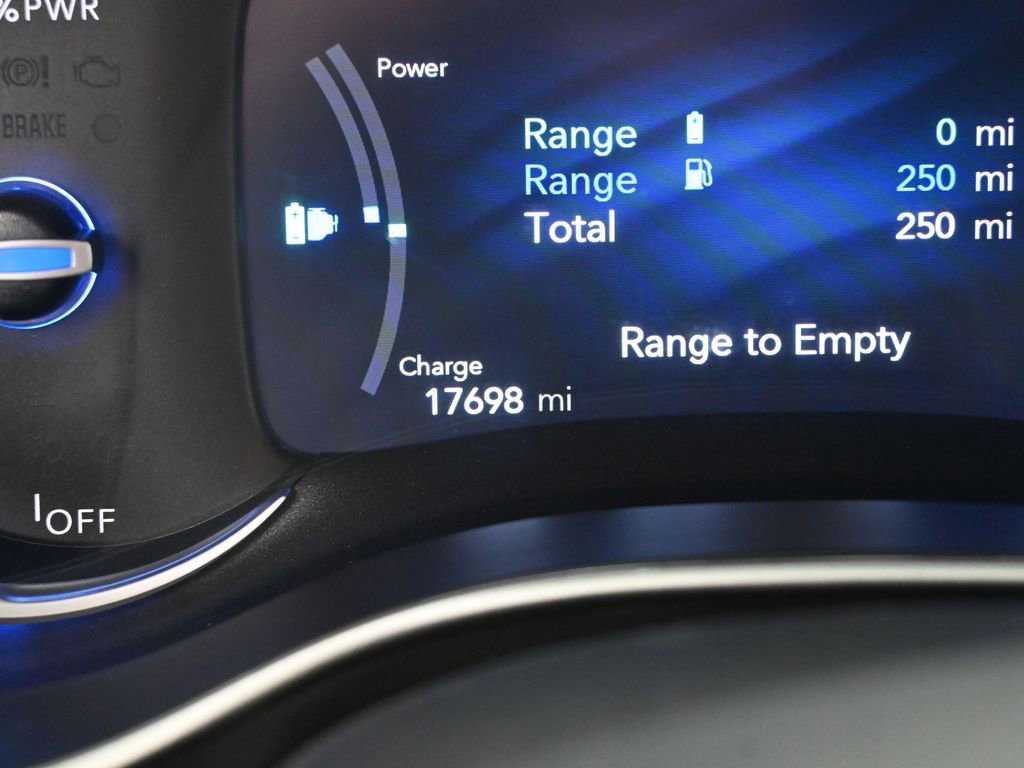 Used 2025 Chrysler Pacifica Select w/ Uconnect Theater Family Group image 37