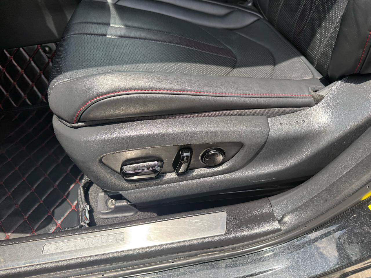 Used 2022 Lexus UX 200 F Sport w/ Accessory Package (Z2) FWD image 11