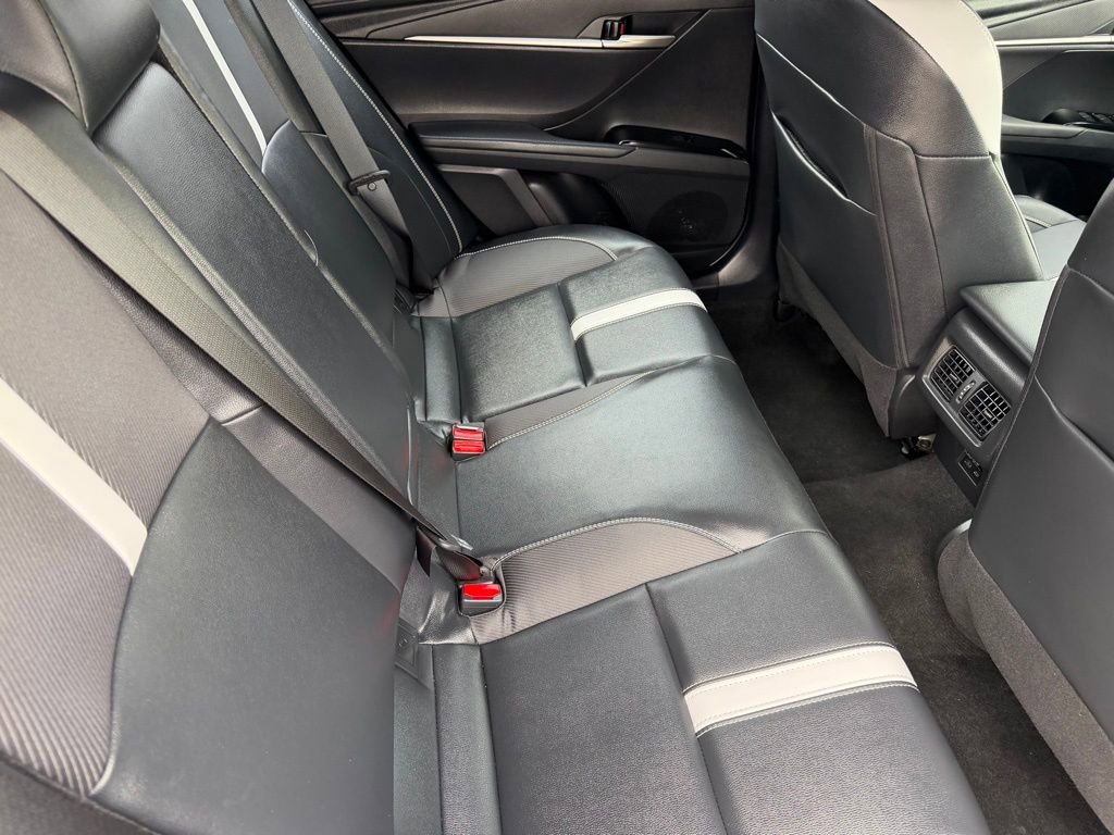 Used 2025 Toyota Camry SE FWD image 18