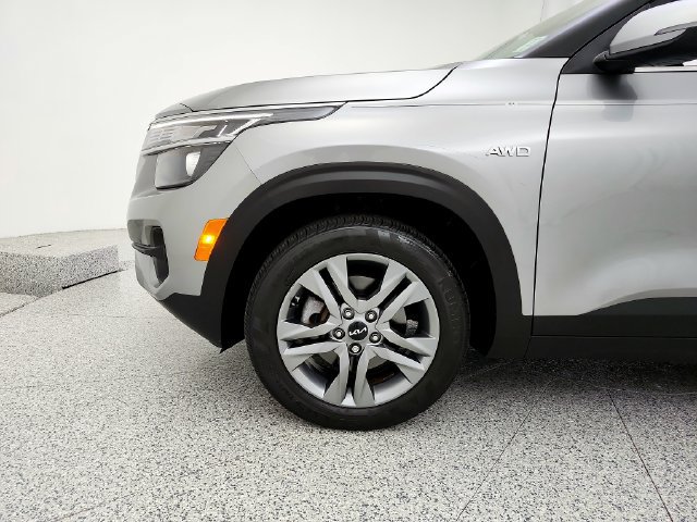 Used 2023 Kia Seltos S AWD/4WD image 29