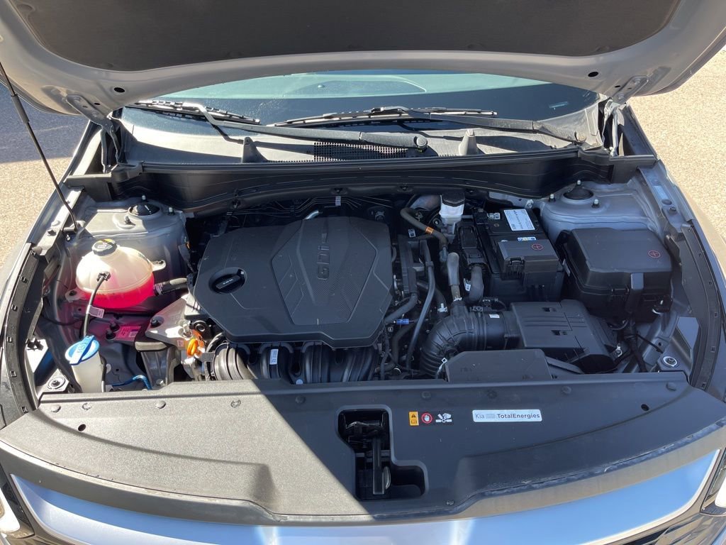 Used 2025 Kia Sportage LX FWD image 22