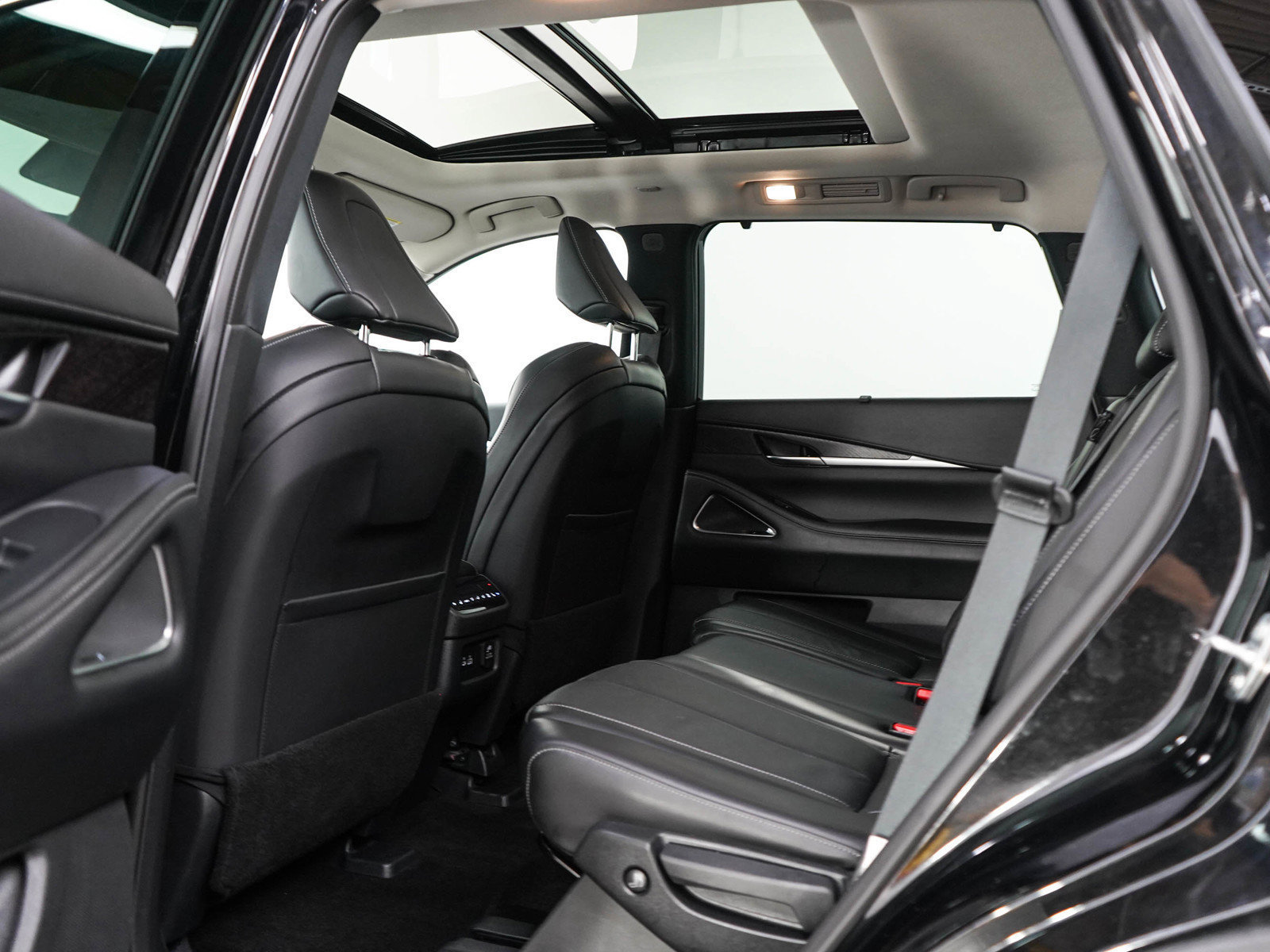 Used 2025 INFINITI QX60 Sensory AWD/4WD image 19
