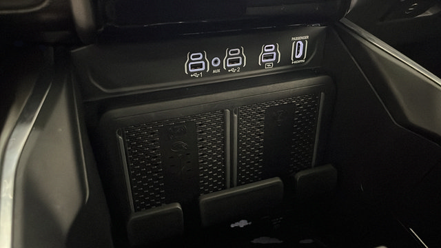 Used 2025 RAM 1500 Laramie w/ Night Edition AWD/4WD image 46