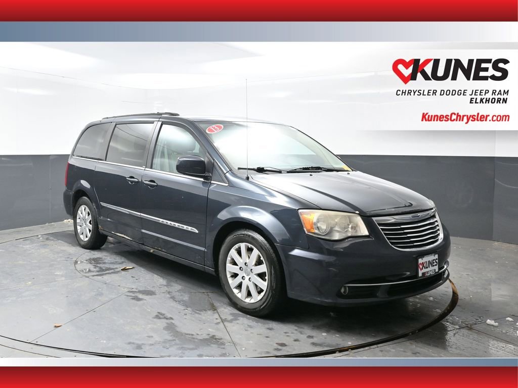 Used 2013 Chrysler Town & Country Touring image 1