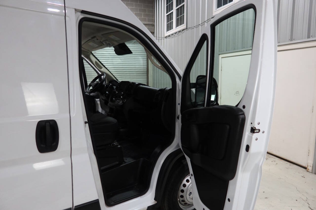 Used 2024 RAM ProMaster 2500 w/ Convenience Group FWD image 12
