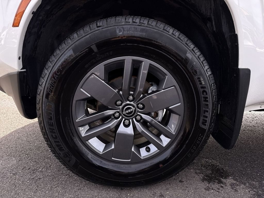 Used 2025 Nissan Frontier SV w/ SV Convenience Package image 12