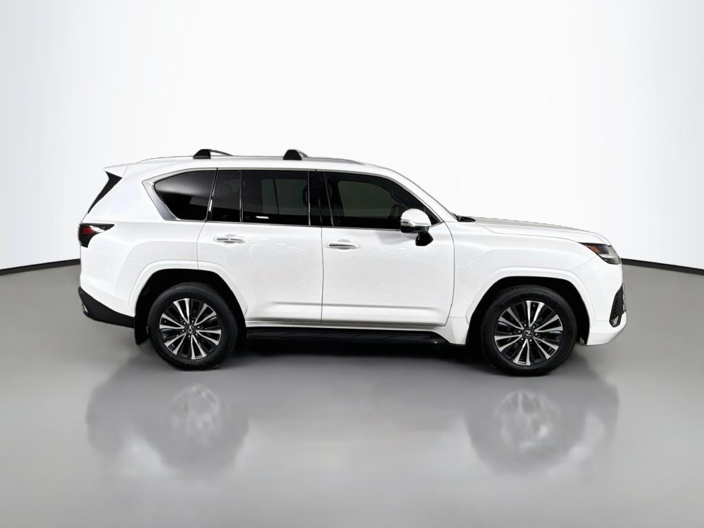 Used 2022 Lexus LX 600 4WD w/ Interior Upgrade Package image 4