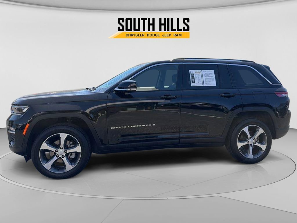 Certified 2023 Jeep Grand Cherokee Limited w/ Trailer Tow Prep Group (B) image 1