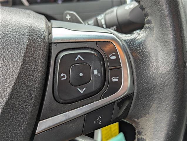 Used 2015 Toyota Camry SE w/ Moonroof Package FWD image 12