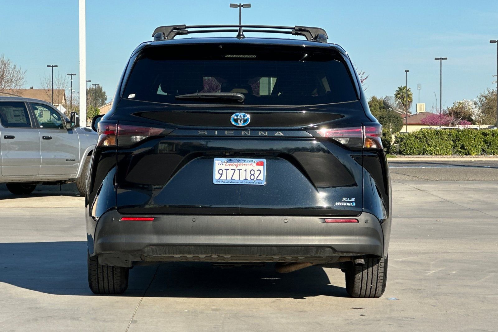 Used 2024 Toyota Sienna XLE image 5