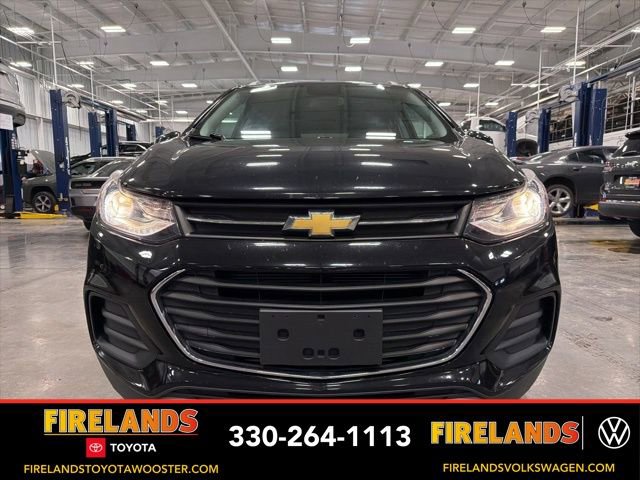 Used 2018 Chevrolet Trax LT w/ LT Convenience Package image 2