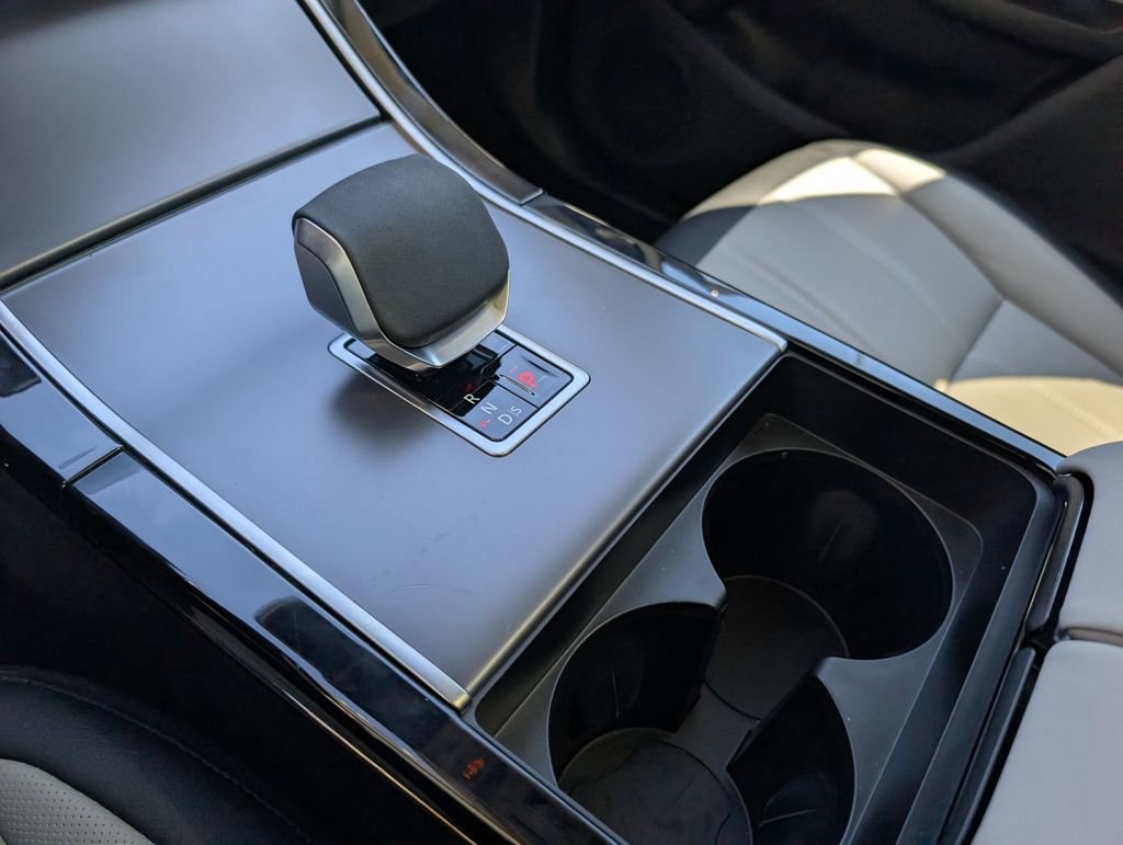 Certified 2025 Land Rover Range Rover Evoque Dynamic SE image 19