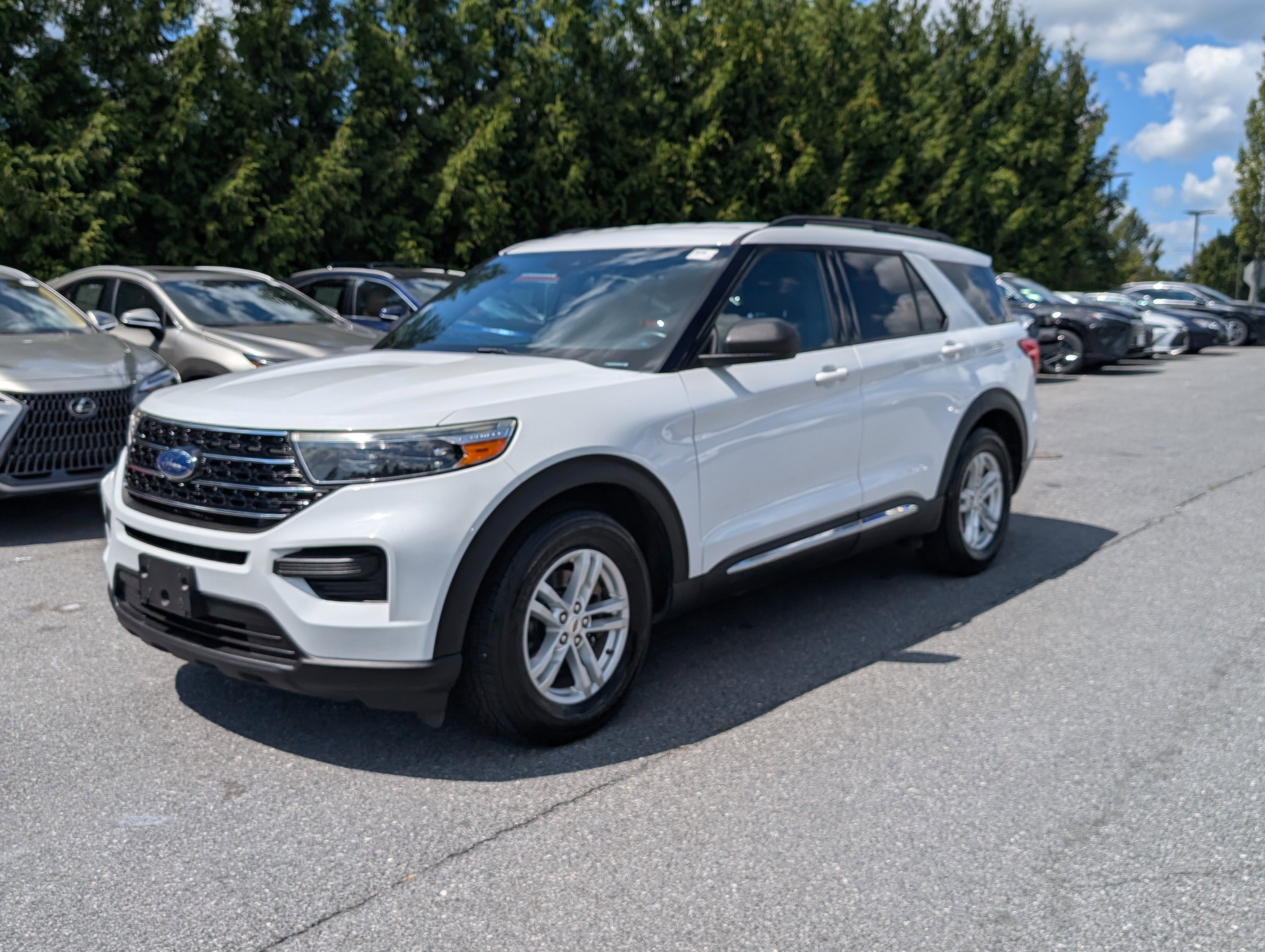 Used 2020 Ford Explorer XLT image 7