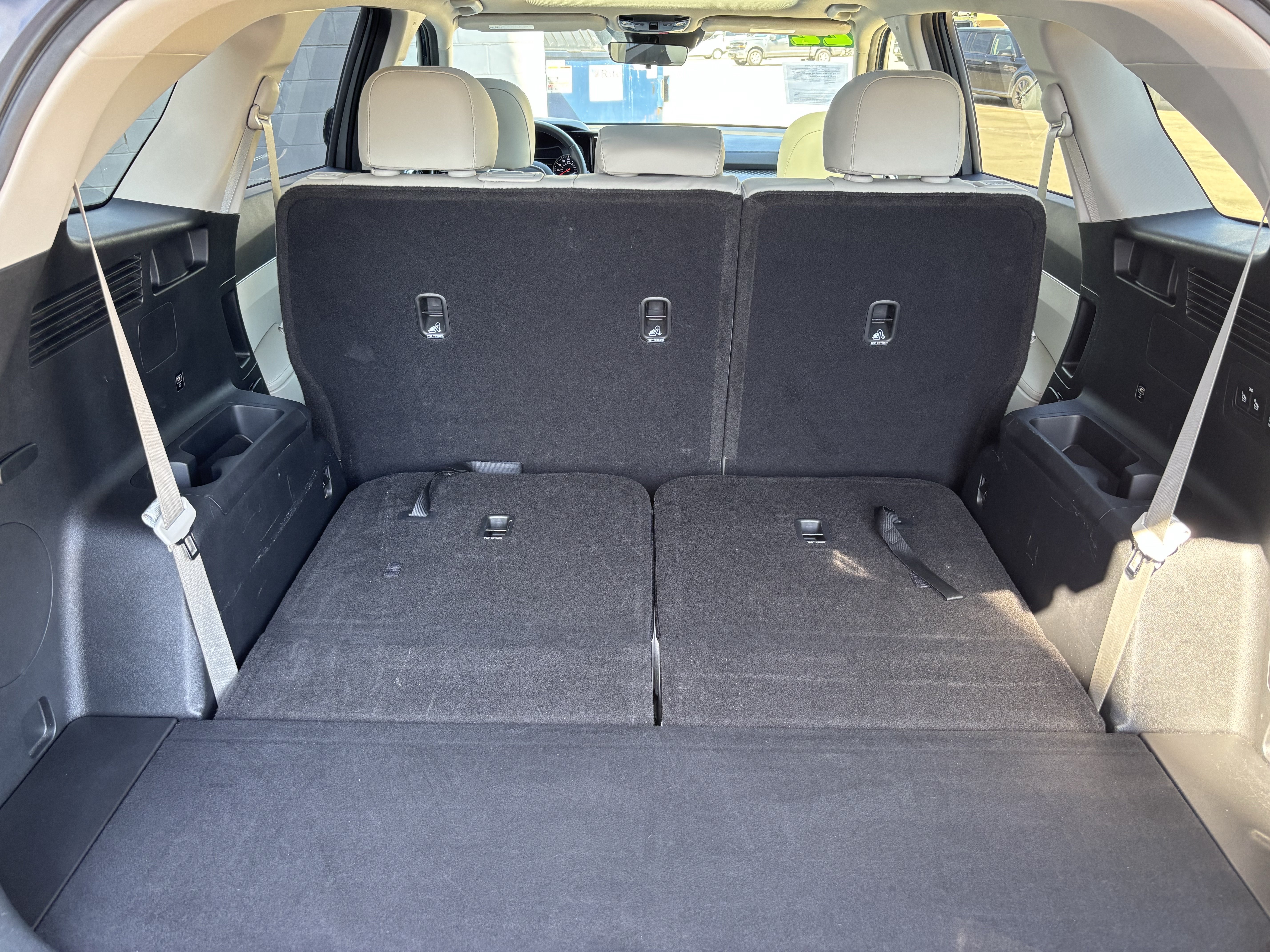 Used 2022 Kia Sorento S w/ Panoramic Sunroof Package FWD image 17