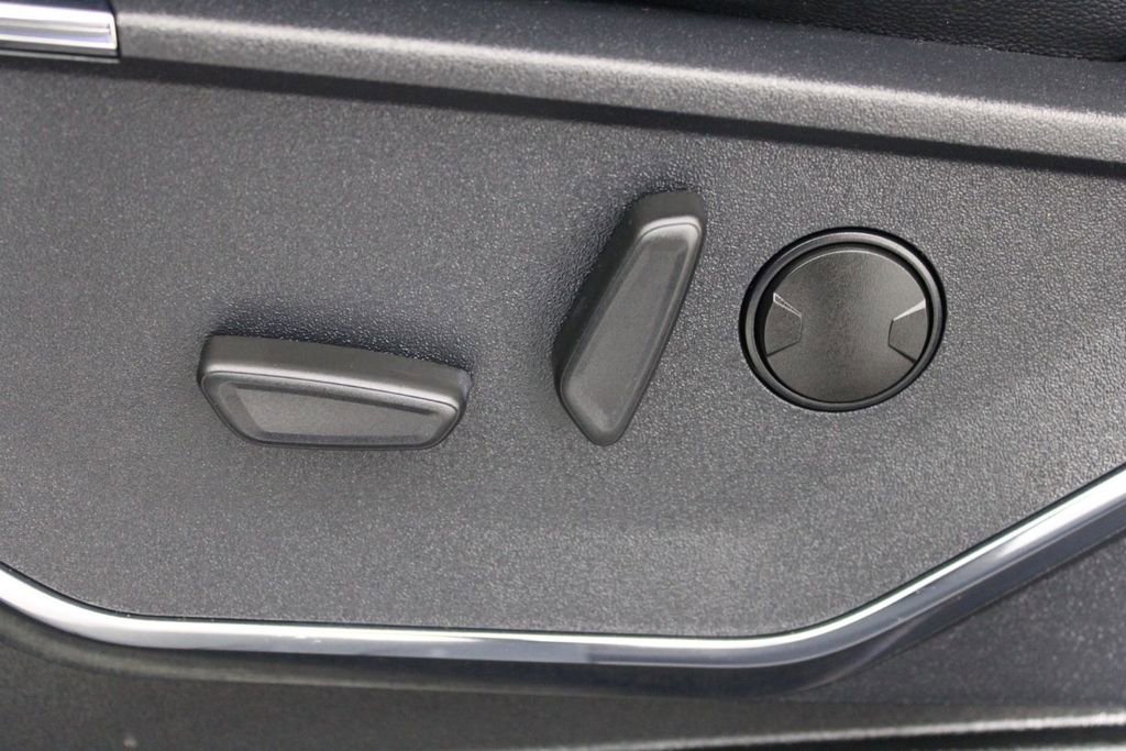 Used 2023 Ford F150 Lariat image 19