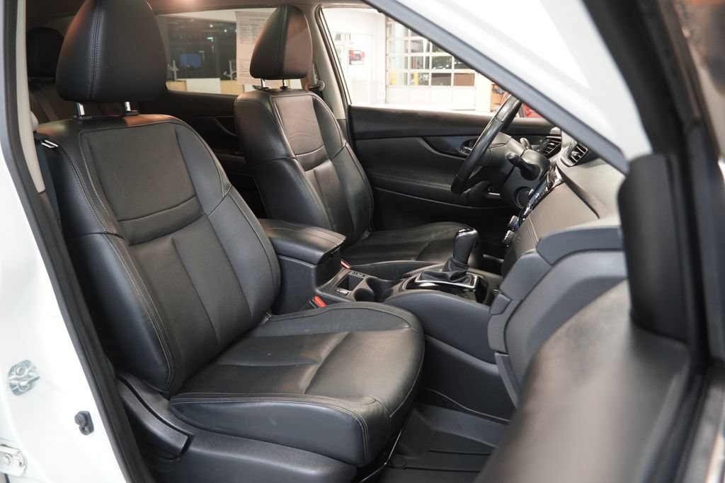 Used 2018 Nissan Rogue SL w/ Premium Package AWD/4WD image 35