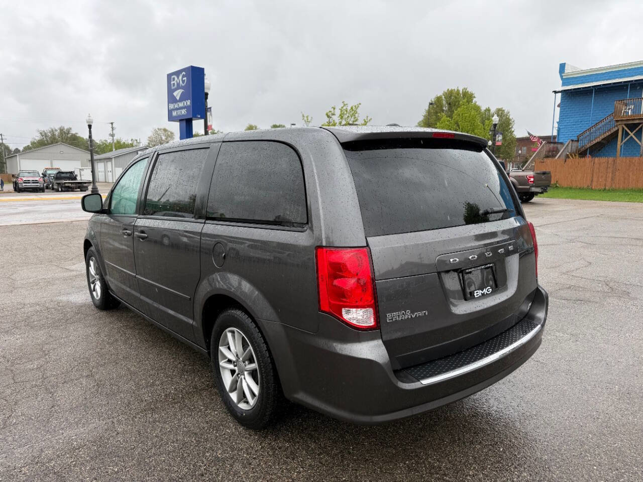 Used 2016 Dodge Grand Caravan SE FWD image 3