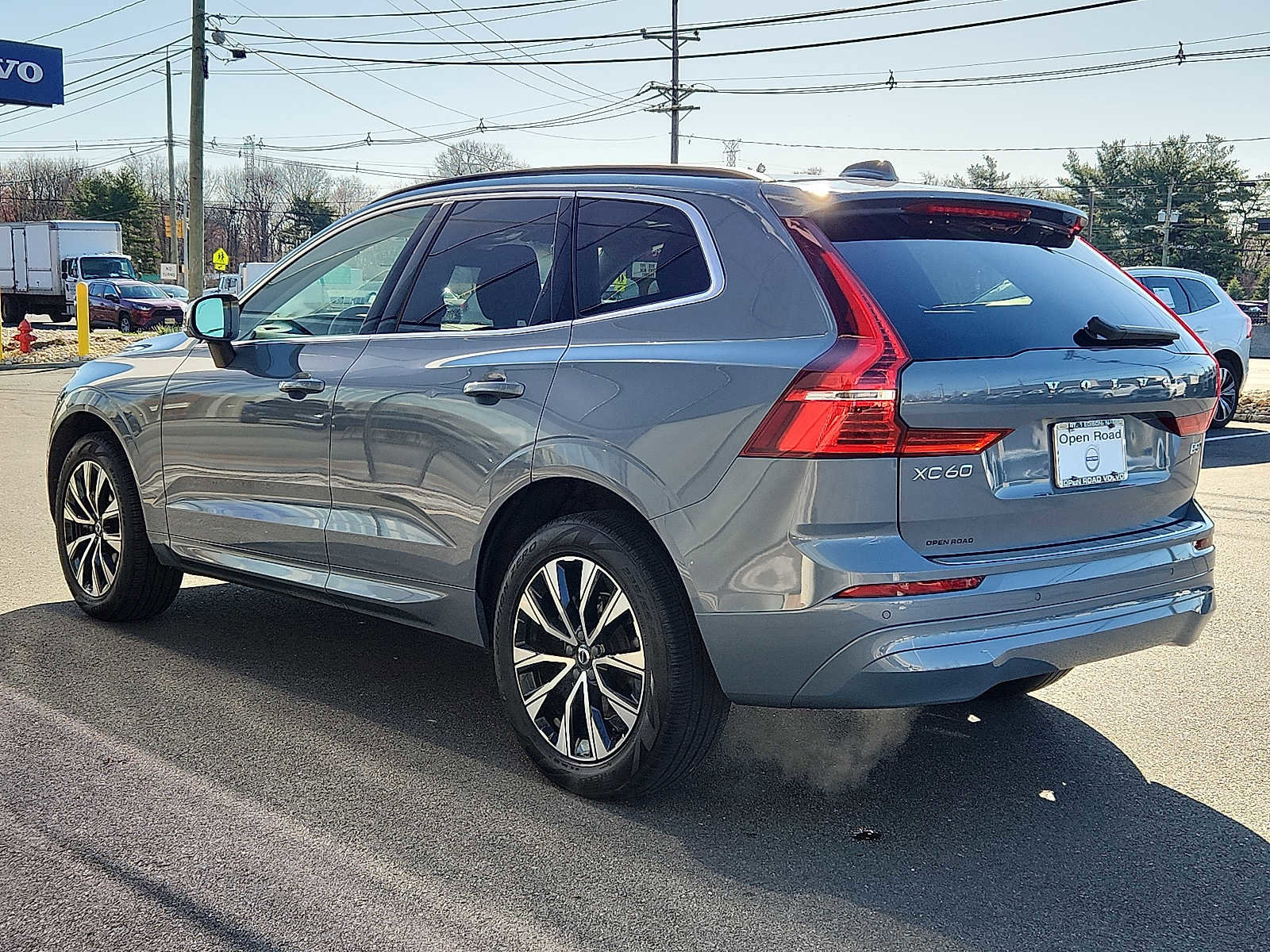 Certified 2023 Volvo XC60 B5 Core w/ Climate Package image 4