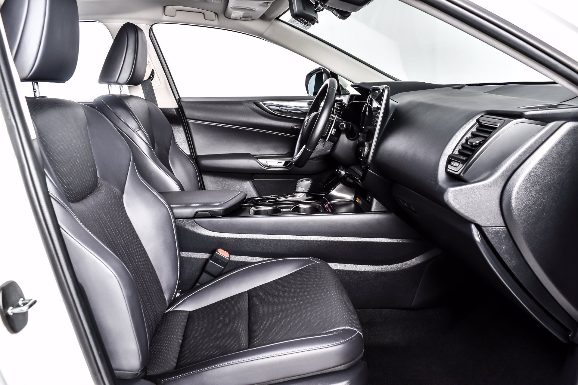 Used 2025 Lexus NX 350h AWD w/ Accessory Package (2T) image 22