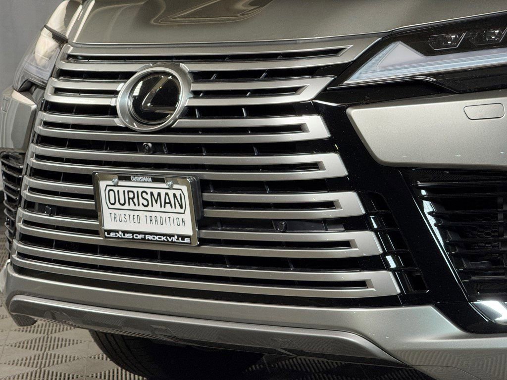 New 2025 Lexus LX 700h Luxury image 3