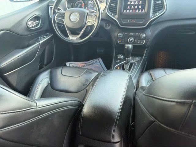 Used 2020 Jeep Cherokee Latitude Plus w/ Cold Weather Group AWD/4WD image 38