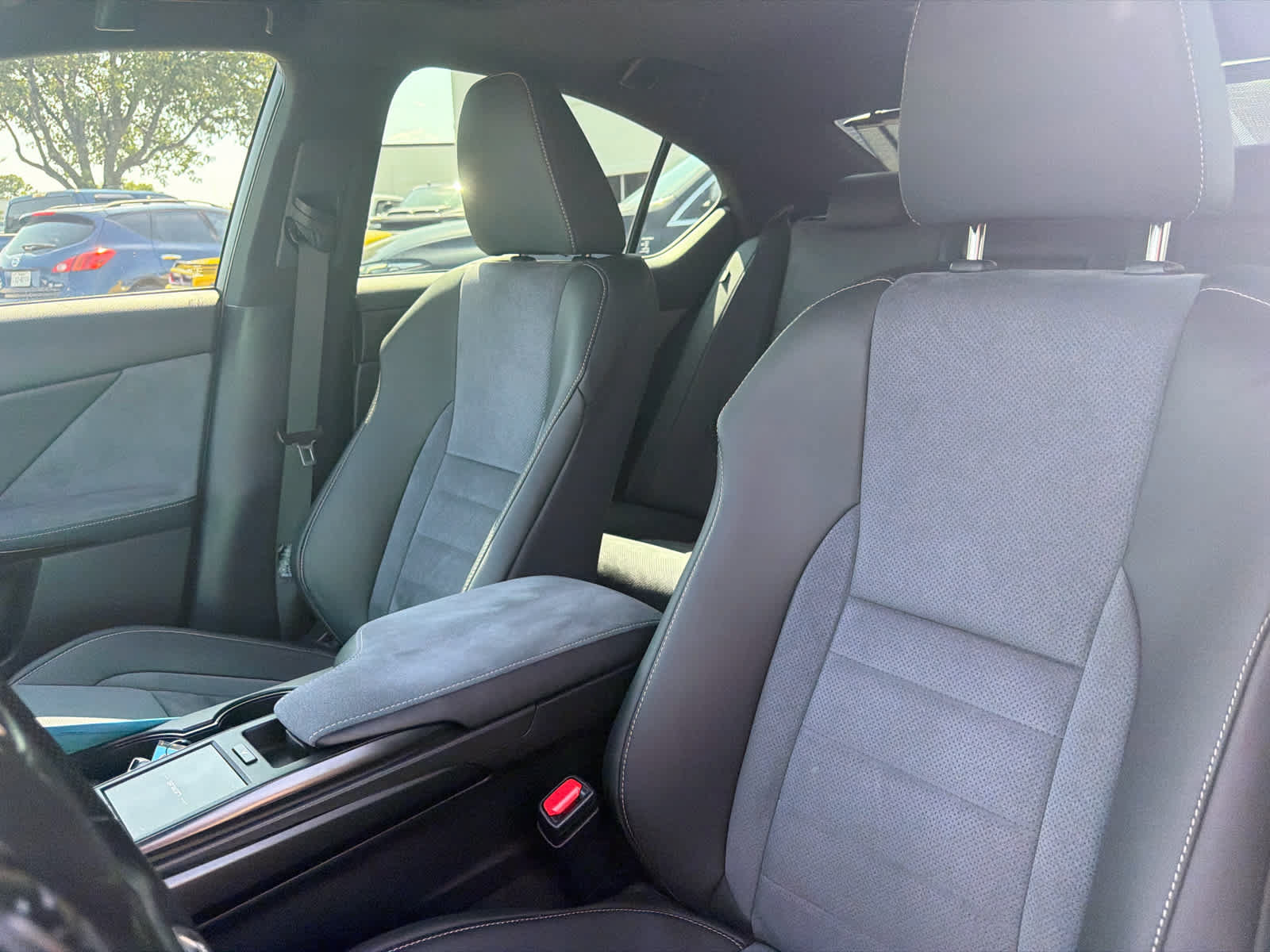 Used 2022 Lexus IS 500 RWD image 8